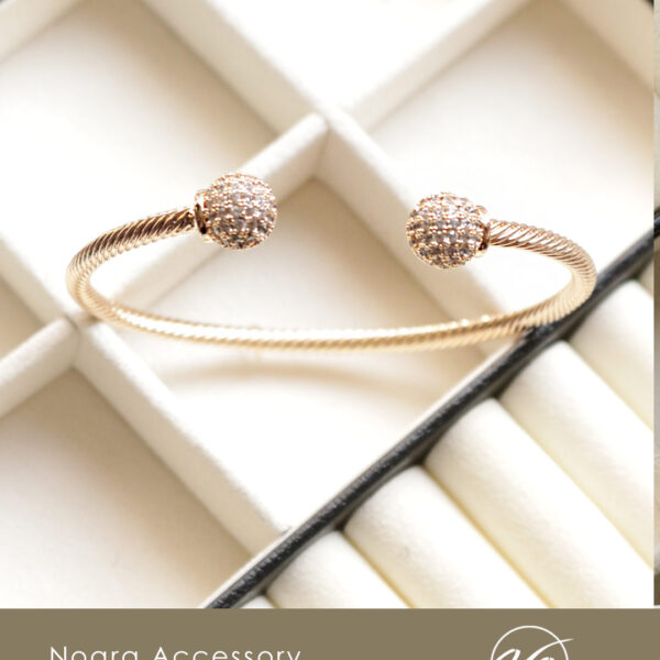 دستبند بنگل گوی نگین دار طرح طلا