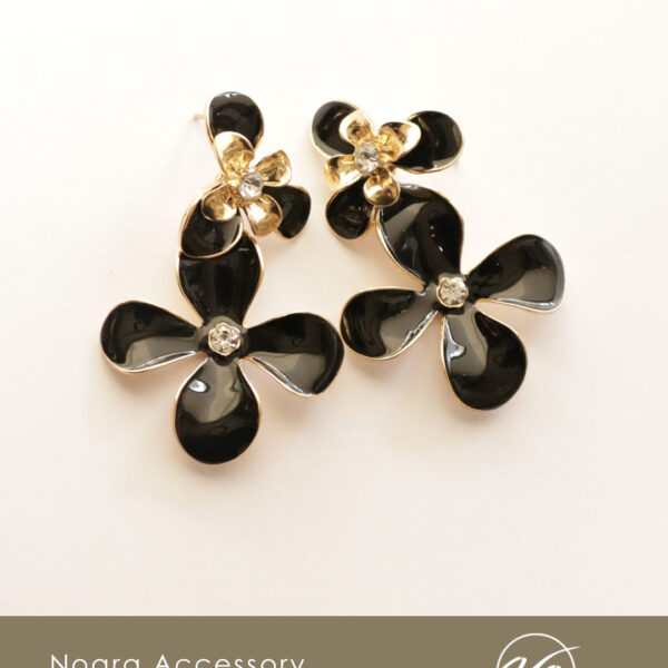 گوشواره گل مشکی